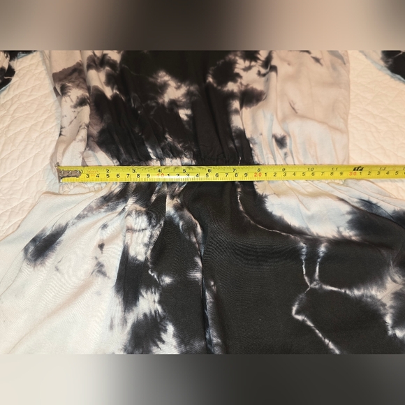 NWT Green Dragon Black And White Tie-Dye Romper/Shorts Women's Size Medium - Picture 6 of 13